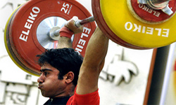 اقبال‌پور: نمی‌توان از حضور تمام ملی‌پوشان وزنه‌برداری در چند تیم خاص ایراد گرفت   